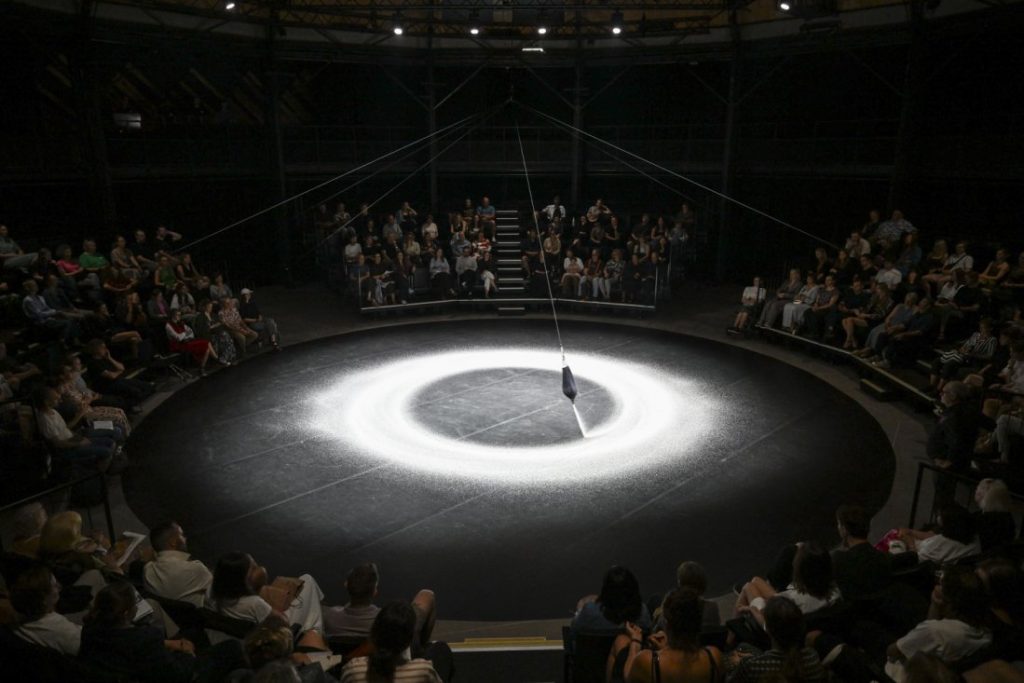 Ueli Hirzel, Linet Andrea: Sandworks: Sandscapes (zdroj KoresponDance)