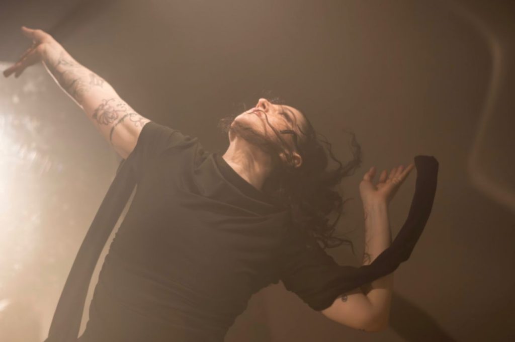 Václav Kuneš: Smoke and Mirrors – Francesca Amy Amante (zdroj 420PEOPLE)
