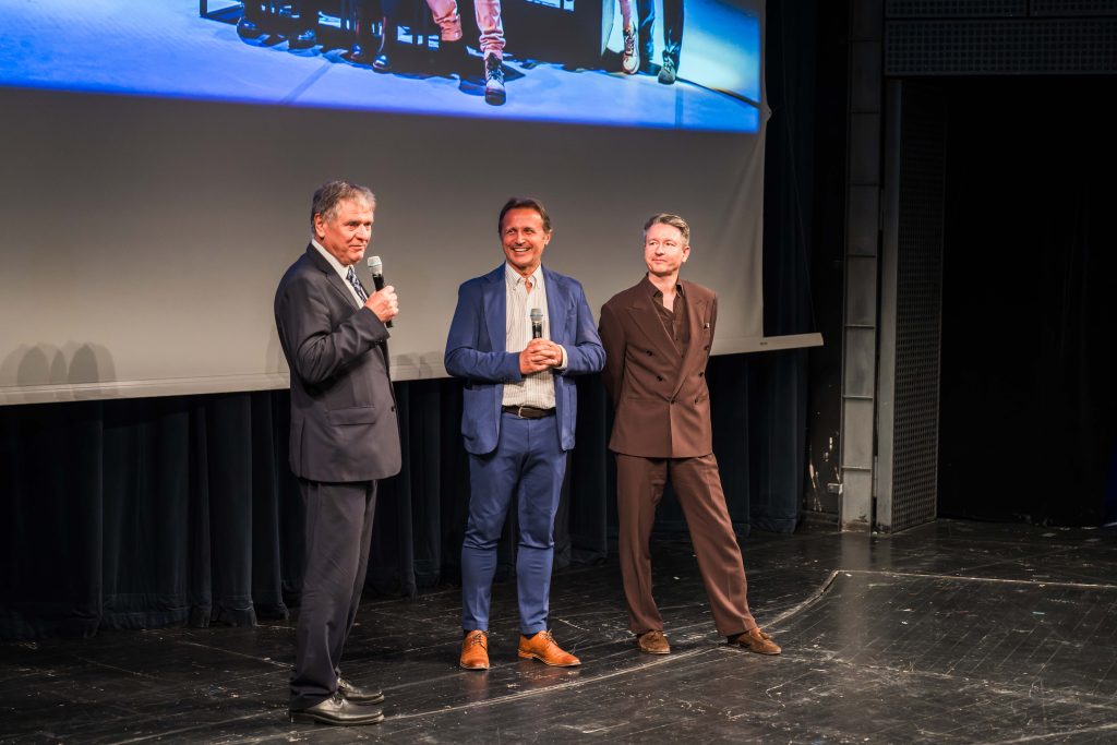Večeře, premiéra tanečního filmu Baletu NdB 3, Reduta, Brno – Vít Gregor, Mário Radačovský, Martin Glaser (foto Michal Vičan)