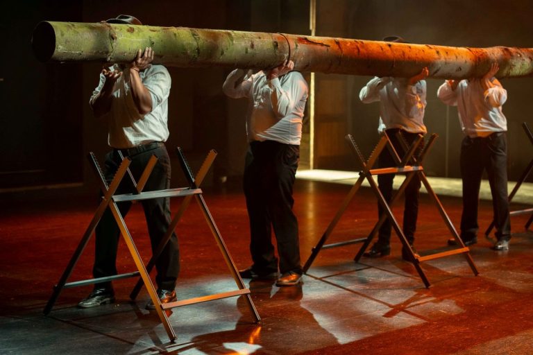 Wariot Ideal – Původní les aneb Kdo teď bude roznášet mor? (zdroj: Festival 4+4 dny v pohybu)