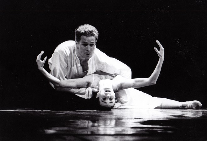 Z mého života - choreografie Pavel Šmok - Petr Kolář a Hana Litterová - ND Brno 1997 (foto Luděk Svítil)