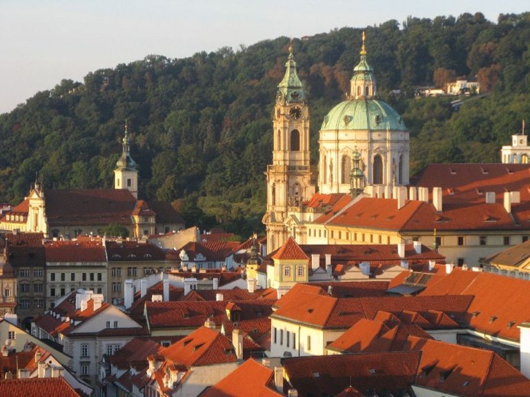 Kostel sv. Mikuláše na Malé straně, kde Brixi působil jako varhaník (zdroj Církevní turistika)