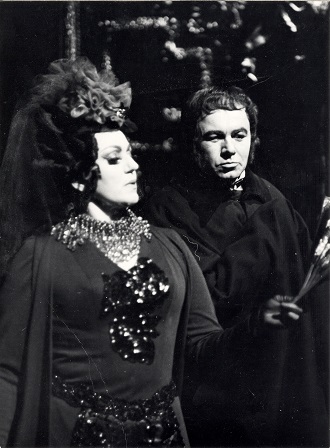 G.Puccini: Tosca - Eva Gebauerová-Phillips (Tosca), Čeněk Mlčák (Baron Scarpia) - SD 1979 (foto Vladimír Dvořák)