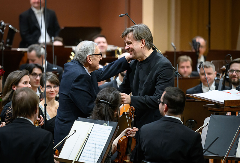 Česká filharmonie • Alisa Weilerstein, 5. února 2025, Rudolfinum, Dvořákova síň – Jiří Teml, Tomáš Netopil a Česká filharmonie (foto Petra Hajská)