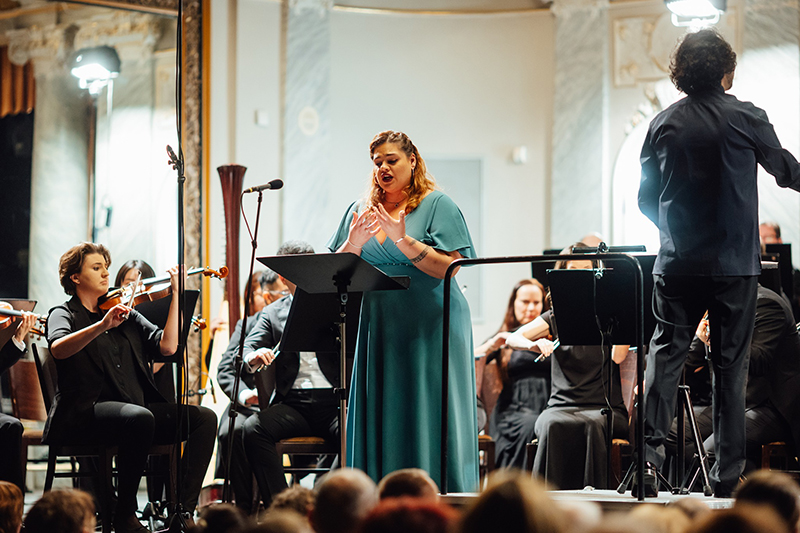 Wagner & Schumann & Nuno Côrte-Real, 20. února 2025, Měšťanská beseda, Plzeň – Sílvia Sequeira, Nuno Côrte-Real a Plzeňská filharmonie (foto Dominik Beránek)