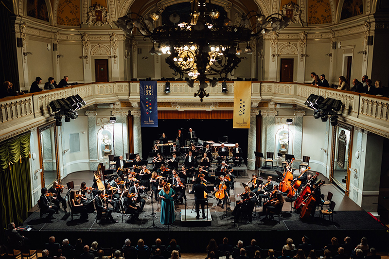 Wagner & Schumann & Nuno Côrte-Real, 20. února 2025, Měšťanská beseda, Plzeň – Sílvia Sequeira, Nuno Côrte-Real a Plzeňská filharmonie (foto Dominik Beránek)