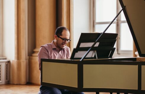 Mahan Esfahani (zdroj Festival Konvergencie, foto Viki Kollerová)