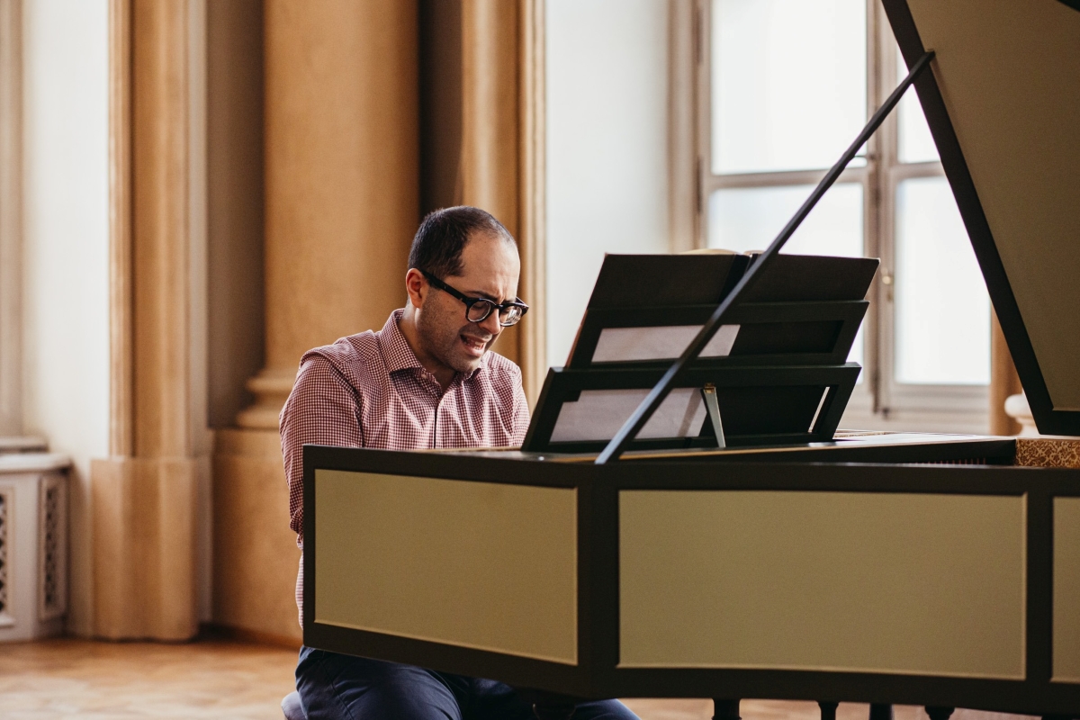 Mahan Esfahani (zdroj Festival Konvergencie, foto Viki Kollerová)