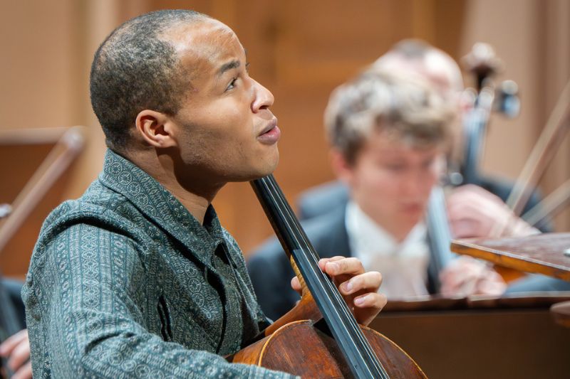 Česká filharmonie Sheku Kanneh-Mason, 19. února 2025, Rudolfinum, Dvořákova síň – Sheku Kanneh-Mason (foto Ivan Malý)