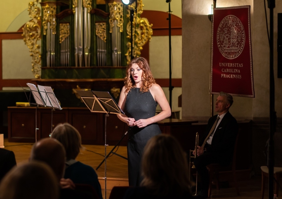 Marie Fajtová (zdroj Prague Philharmonia)