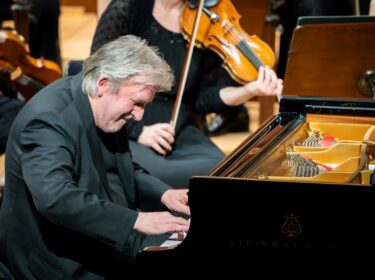 Beethoven s ruční brzdou. Douglasova dynamika zmátla orchestr i publikum