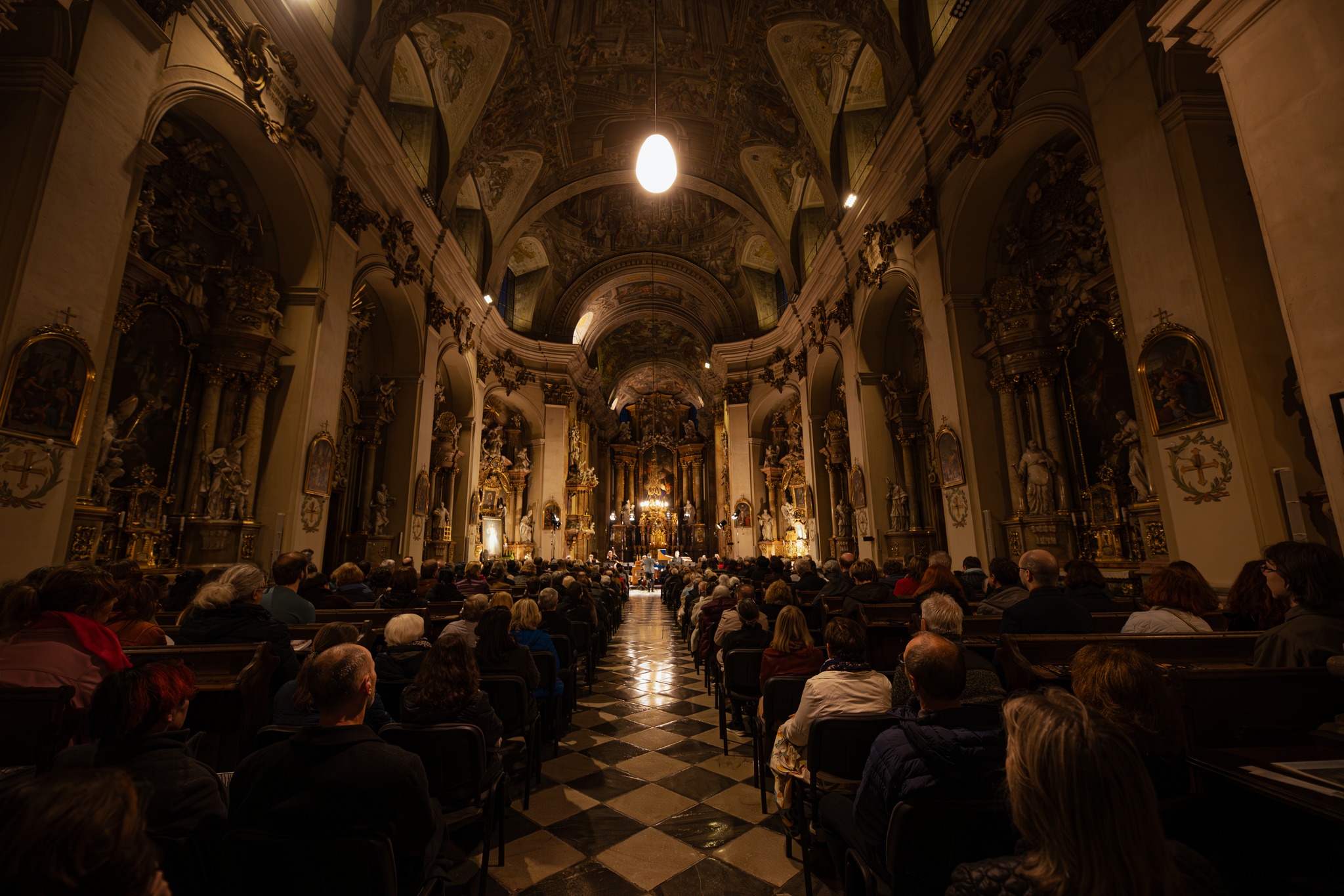 Marc´Antonio Ziani: La Morte vinta sul Calvario. Oratorio-Cantata al SS. Sepolcro – Les Traversées Baroques, 15. dubna 2025, Minoritský kostel sv. Janů, Brno (zdroj Filharmonie Brno, foto Jakub Joch)