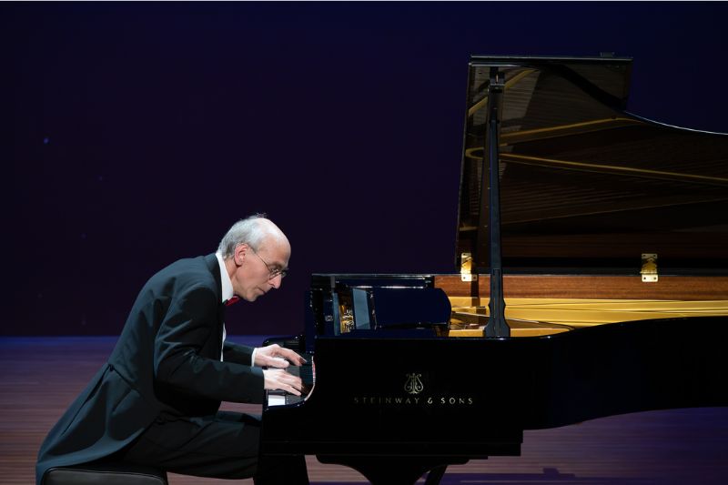 Igor Ardašev – Klavírní recitál, 12. dubna 2025, Rudolfinum, Dvořákova síň – Igor Ardašev (Foto Ivan Malý)