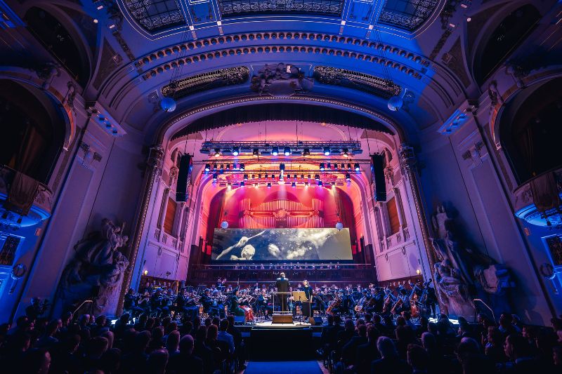 Hollywood Composers Live, 17. dubna 2025, Obecní dům, Smetanova síň, Praha – Český národní symfonický orchestr (foto Petr Klapper)