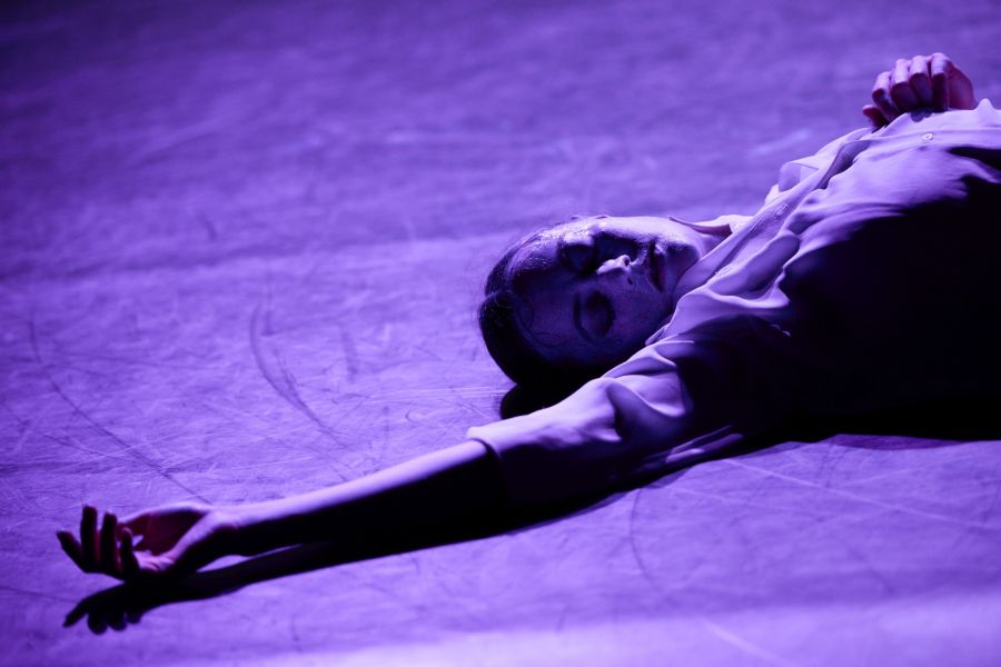 Daniela Hanelová – Cadavre exquis (foto Duša Gabor, Monodance Festival)