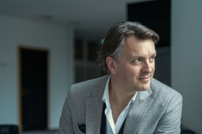 Tomáš Netopil (foto Marco Borggreve)