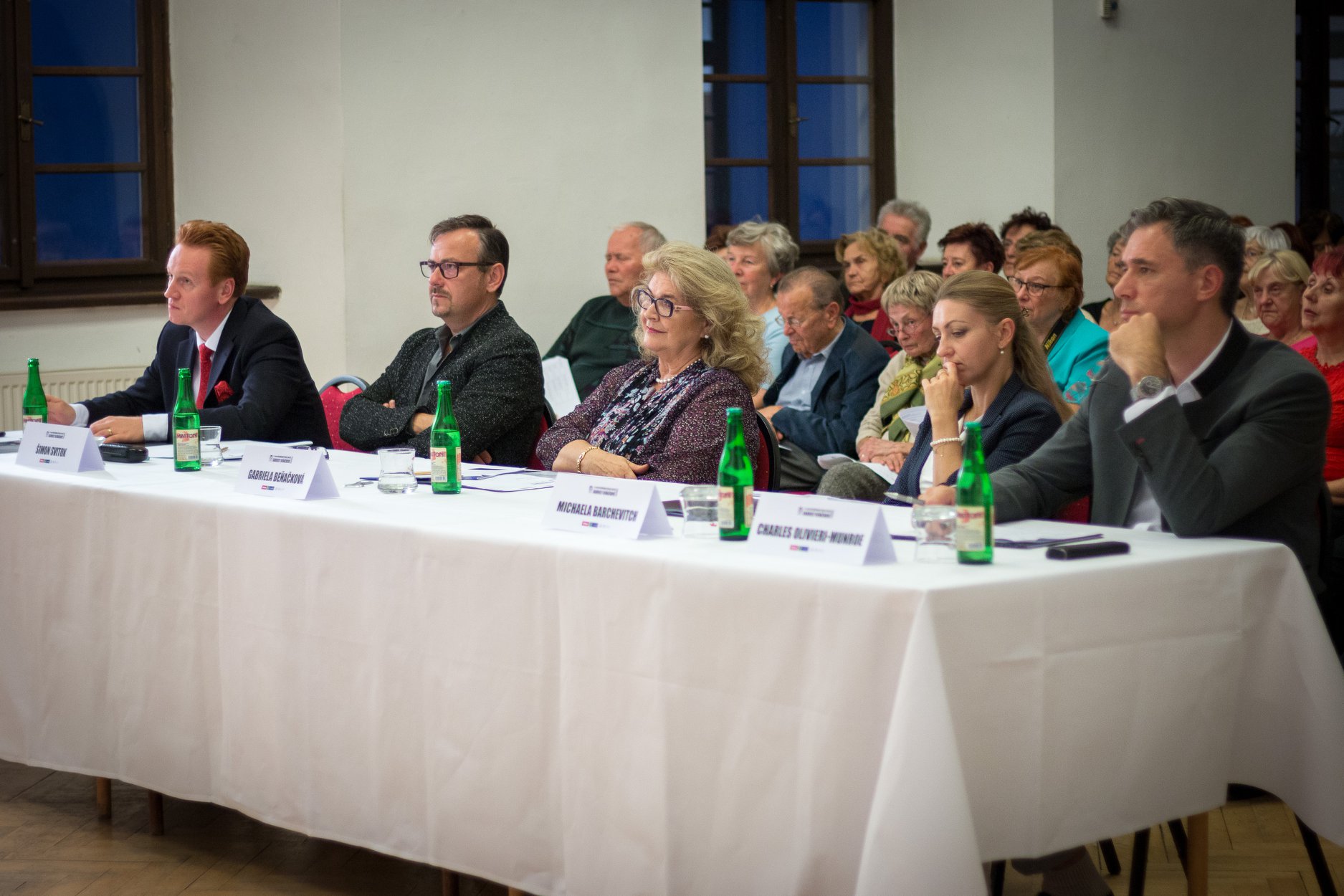 Porota 11. ročníku Mezinárodní pěvecké soutěže Gabriely Beňačkové z roku 2018 (zdroj Mezinárodní pěvecká soutěž Gabriely Beňačkové)