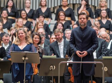 Slovenská filharmonie mezi žalmem a špičkami baletek. Marie Perbost jako zjevení
