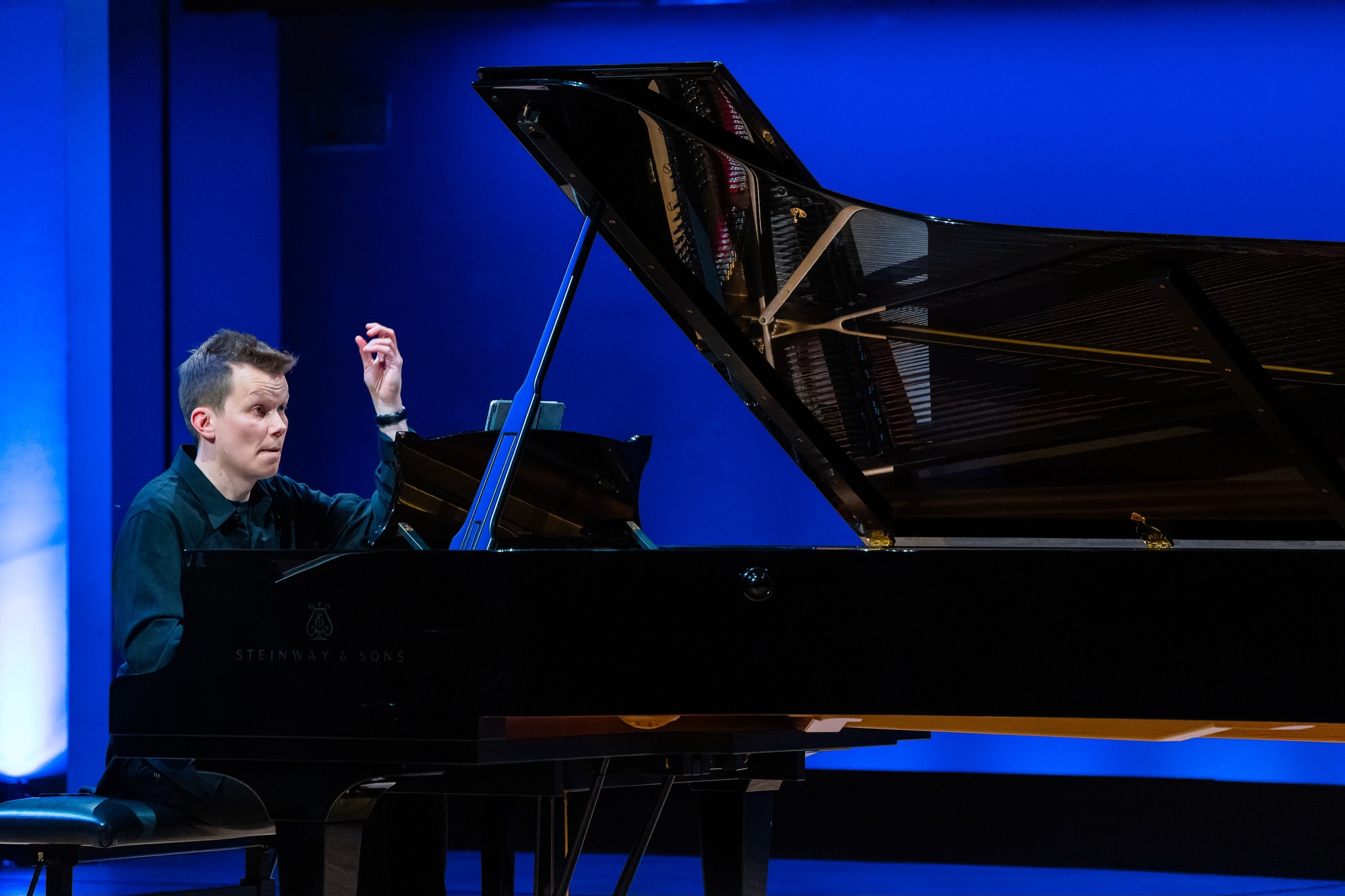 Pocta Luboši Fišerovi, 18. května 2025, Rudolfinum – Joonas Ahonen (foto Jan Kantor)