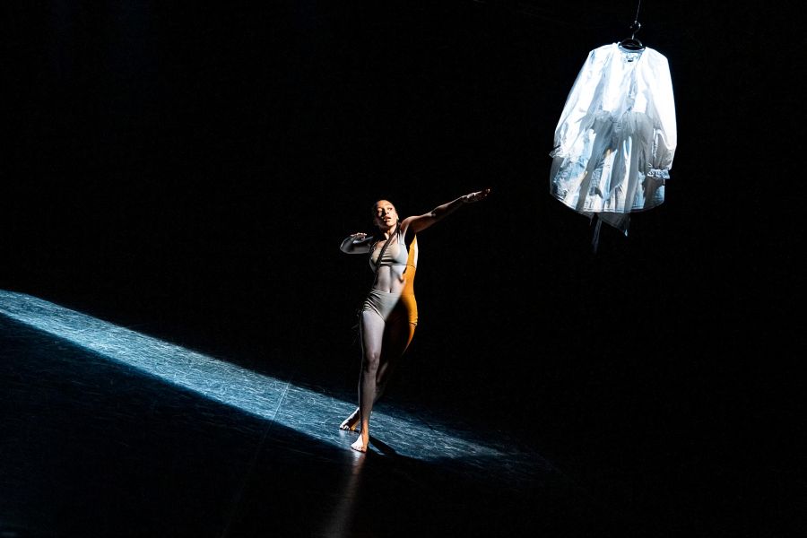 Angela Nwagbo – Confluence (foto Lukáš Horký, Divadelní Flora 2025)
