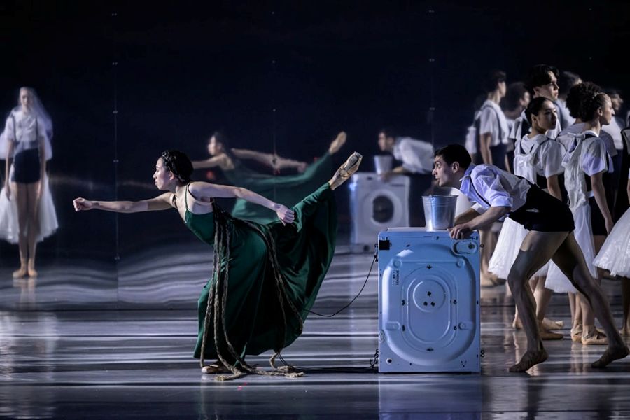Balet NDM, Jeroen Verbruggen – Peer Gynt (foto Serghei Gherciu)
