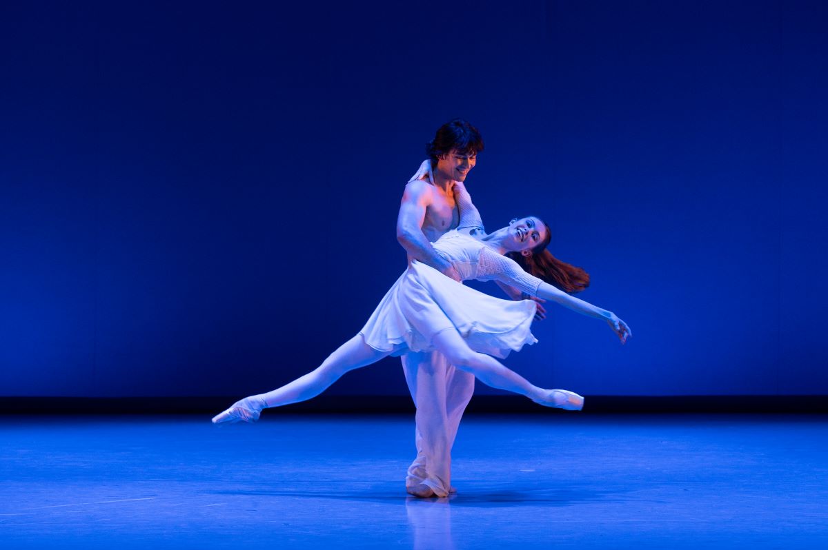 DJKT Balet Gala 2025 (Olivia Betteridge a Alexandr Trusch, foto Irena Štěrbová)