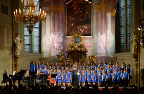 Pocta Jiřímu Temlovi – koncert přípravných oddělení Kühnova dětského sboru, 28. dubna 2025, kostel sv. Šimona a Judy – Kühnův dětský sbor (zdroj Anna Kühnová)