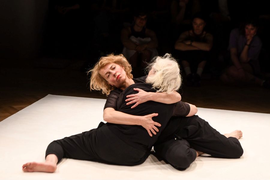 Eszter Salamon a Erzsébet Gyarmati (foto Michal Hančovský, Divadelní Flora 2025)