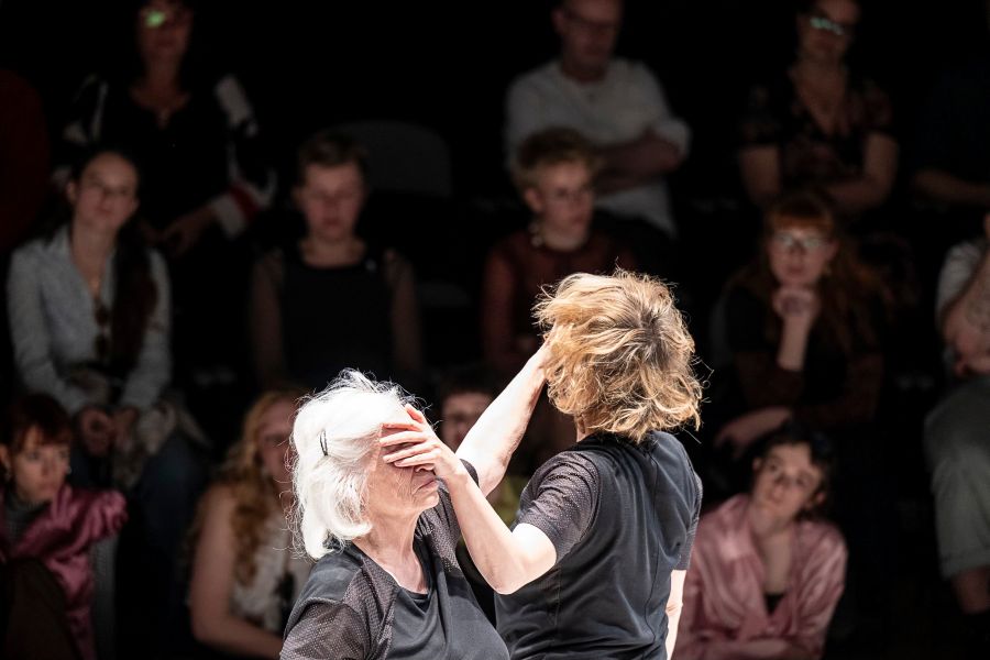 Eszter Salamon a Erzsébet Gyarmati (foto Michal Hančovský, Divadelní Flora 2025)