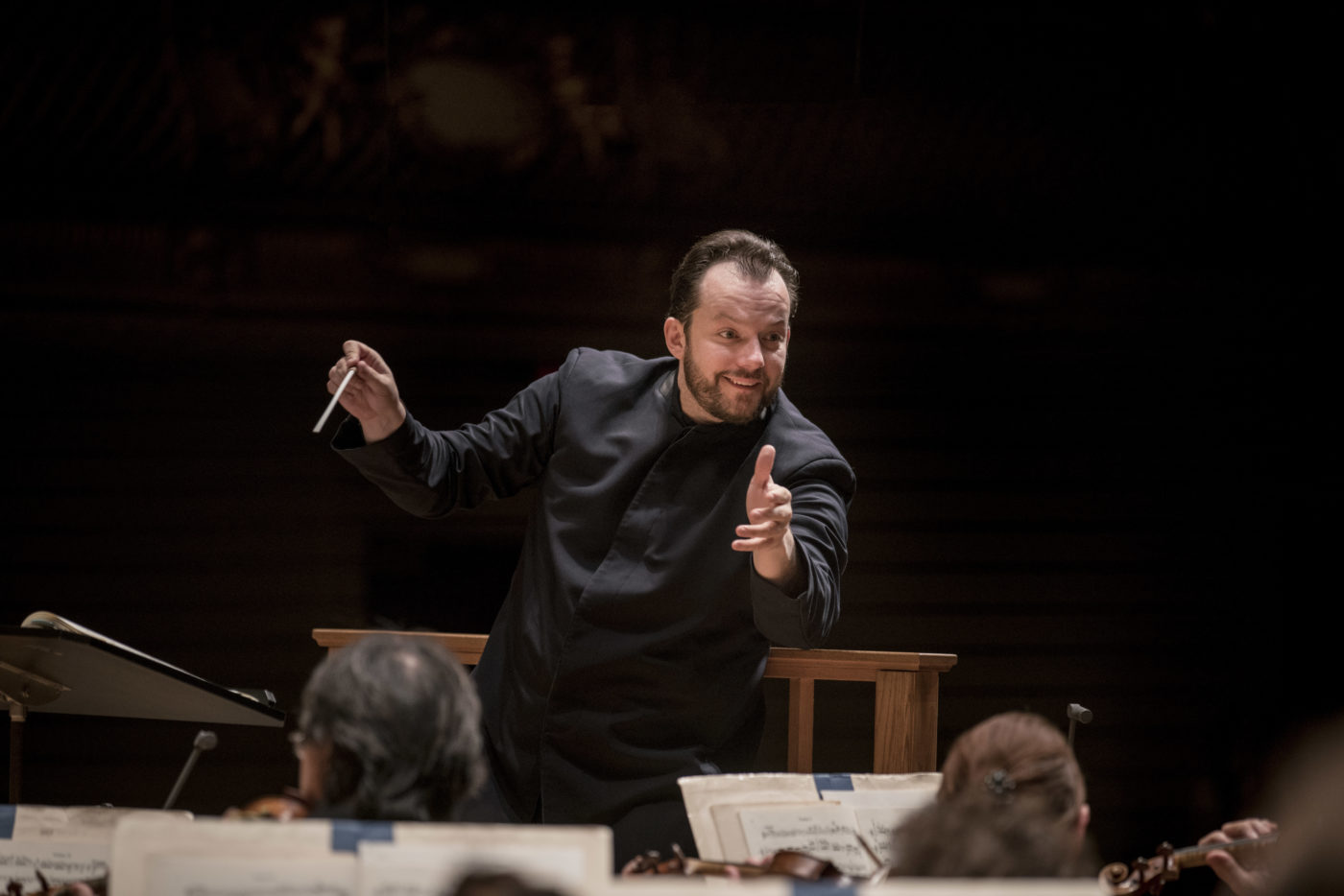 Andris Nelsons (zdroj Pražské jaro, foto Marco Borggreve)
