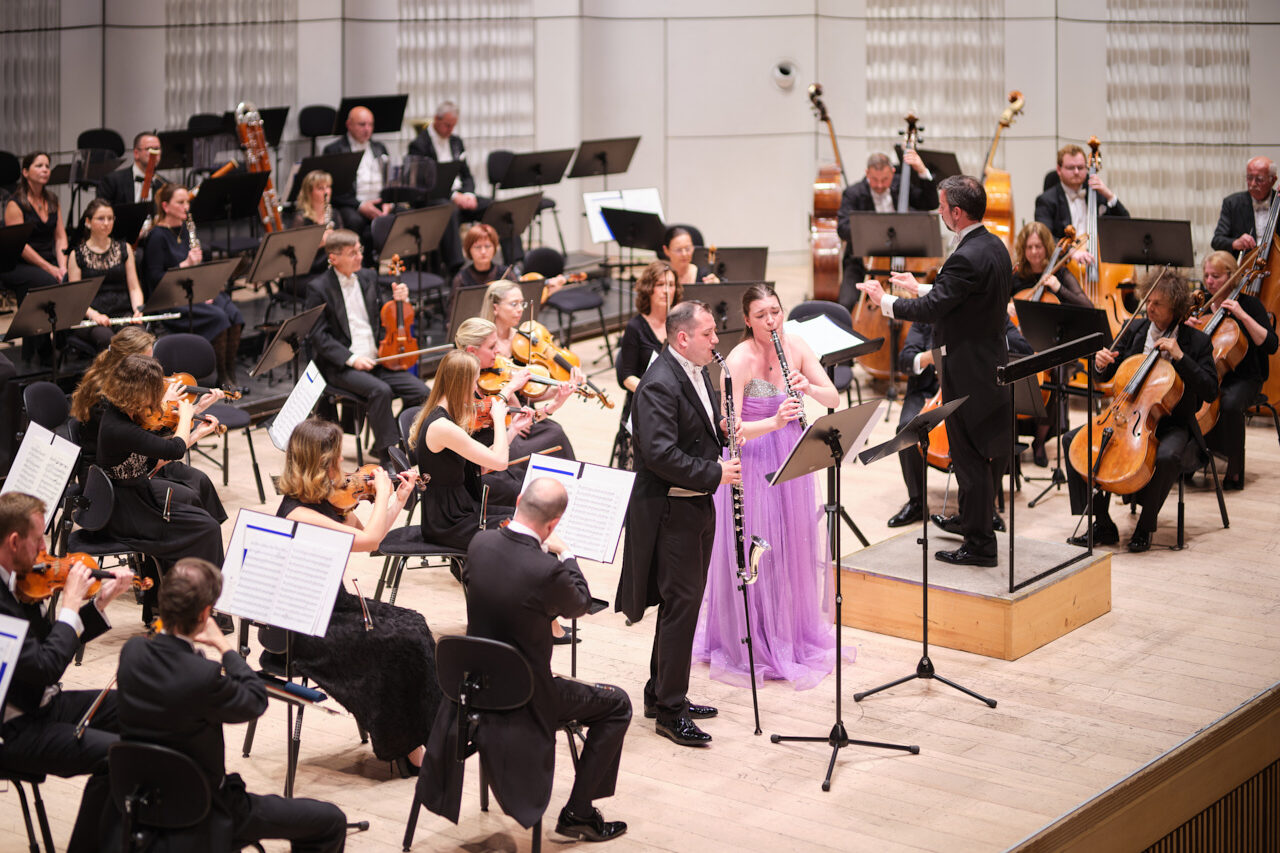 ENIGMA, abonentní koncert B7
čtvrtek 15. května 2025, Kongresové centrum Zlín – Anna Paulová, Matej Veselka a Filharmonie Bohuslava Martinů (foto Dominik Bachůrek)