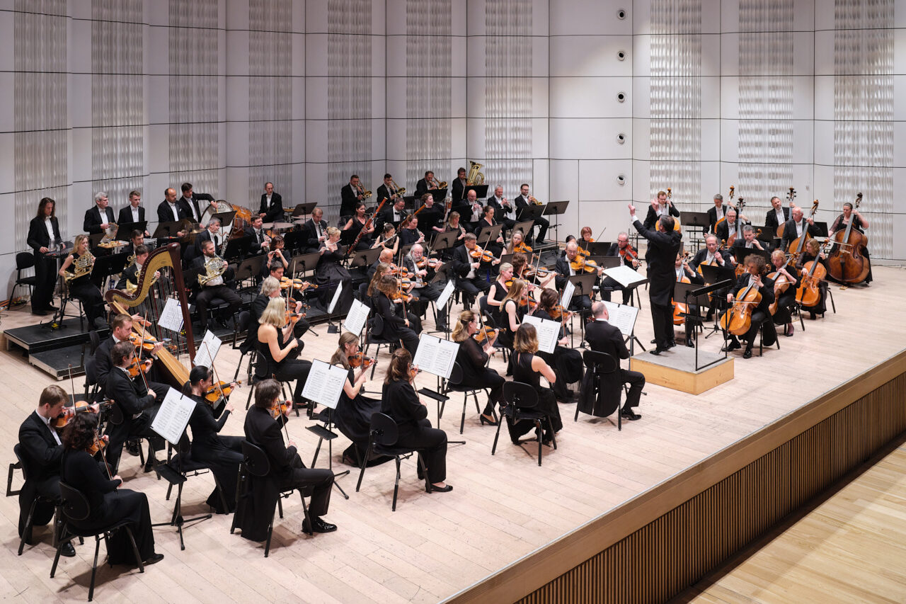 ENIGMA, abonentní koncert B7 čtvrtek 15. května 2025, Kongresové centrum Zlín – Marek Šedivý a Filharmonie Bohuslava Martinů (foto Dominik Bachůrek)