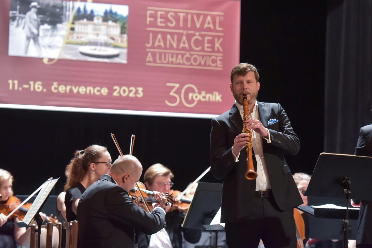 Festival Janáček a Luhačovice 2023, Lázeňské divadlo, Luhačovice – Irvin Venyš a Komorní filharmonie Pardubice (zdroj Festival Janáček a Luhačovice)