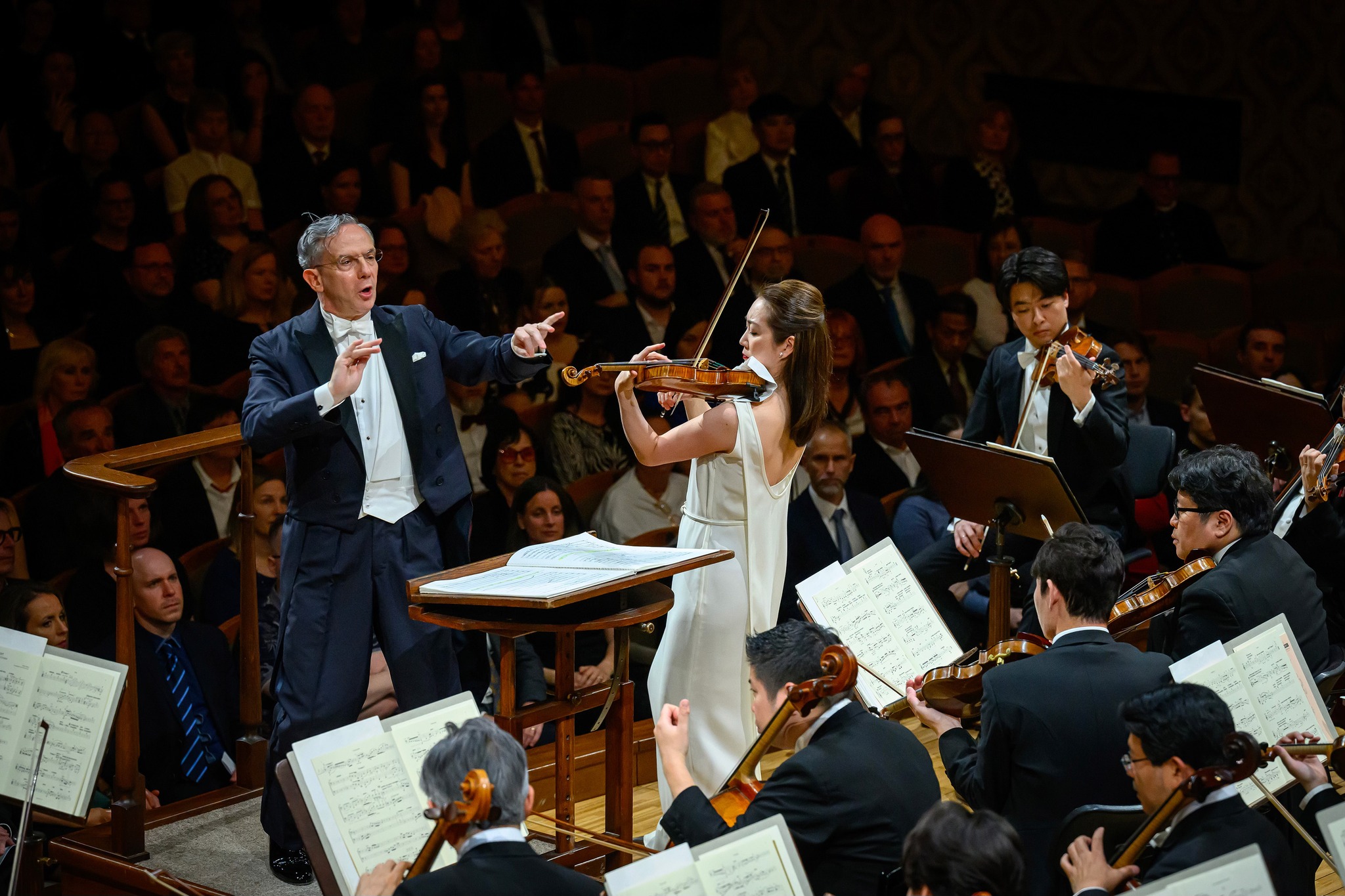 NHK Symphony Orchestra, Tokyo, 15. května 2025, Rudolfinum, Dvořákova síň, Praha – Akiko Suwanai, Fabio Luisi a NHK Symphony Orchestra (zdroj Pražské jaro, foto Petra Hajská)