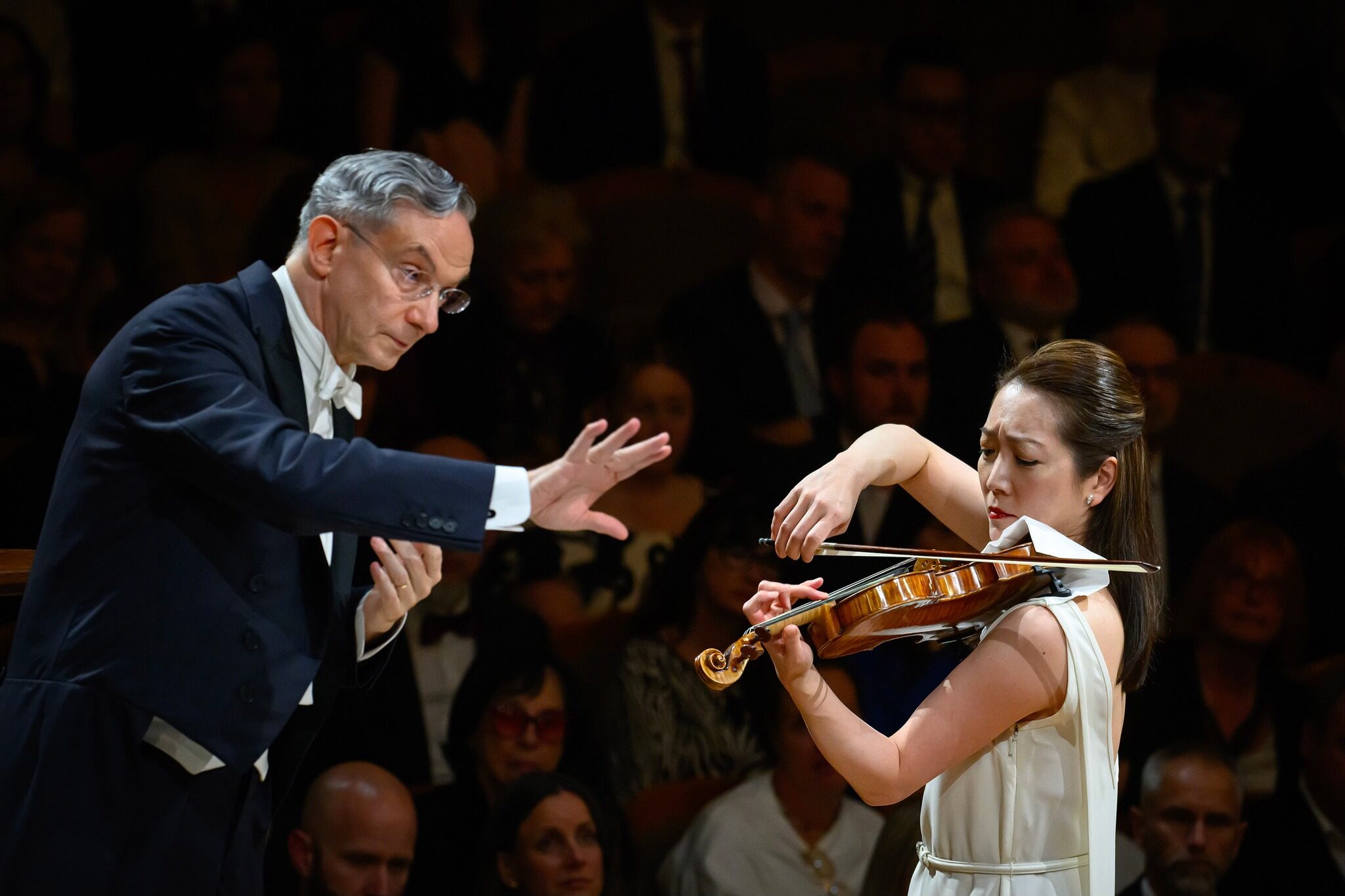 NHK Symphony Orchestra, Tokyo, 15. května 2025, Rudolfinum, Dvořákova síň, Praha – Akiko Suwanai, Fabio Luisi a NHK Symphony Orchestra (zdroj Pražské jaro, foto Petra Hajská)