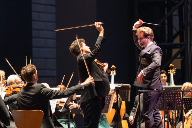 Smetanova Litomyšl: Velká zkouška, 7. června 2025, Státní zámek Litomyšl – Jan Mráček, Jiří Habart a Filharmonie Hradec Králové (foto František Renza a Ivan Krejza)