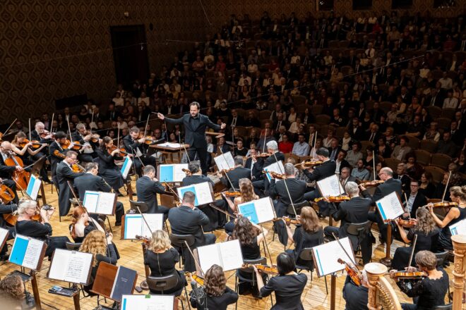 Symfonický orchestr Českého rozhlasu: Lucas & Arthur Jussen, 16. června 2025, Rudolfinum – Petr Popelka (foto Michal Fanta)