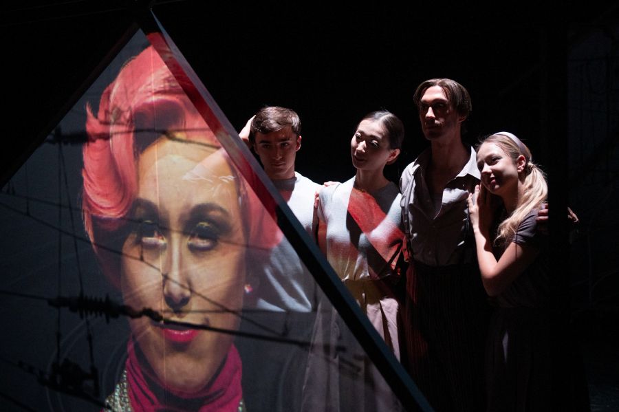 Balet DJKT, Návštěva staré dámy (Simone Carosso, Mami Mołoniewicz, Karel Audy, Victoria Roemer, foto Irena Štěrbová)
