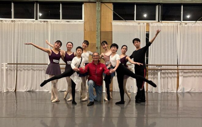 Igor Vejsada s japonskými studenty tance (foto archiv umělce)