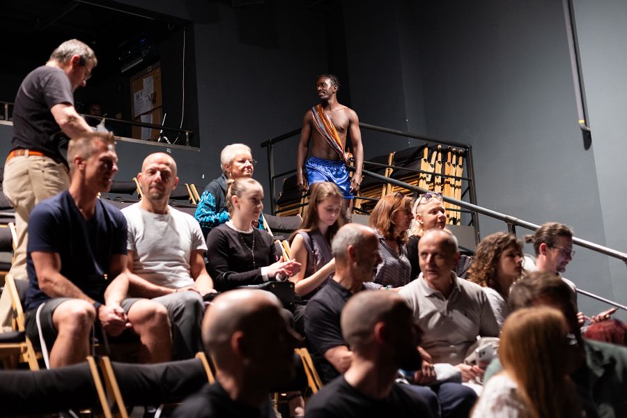 Inscenace Vagabundus na openingu festivalu Tanec Praha 2025 (foto Adéla Vosičková)