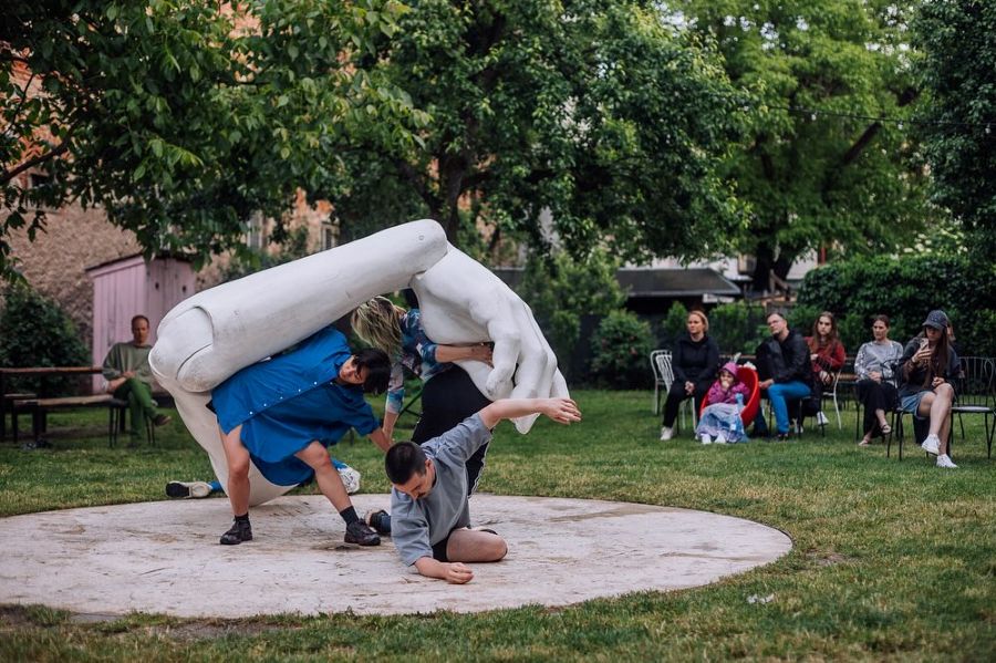 Niels Weijer – arm dances (foto Marek Jančúch)