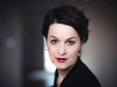 Posuzovat klasickou hudbu z pohledu pop kultury se mi zdá nevhodné a nemožné, říká Barbora Kabátková