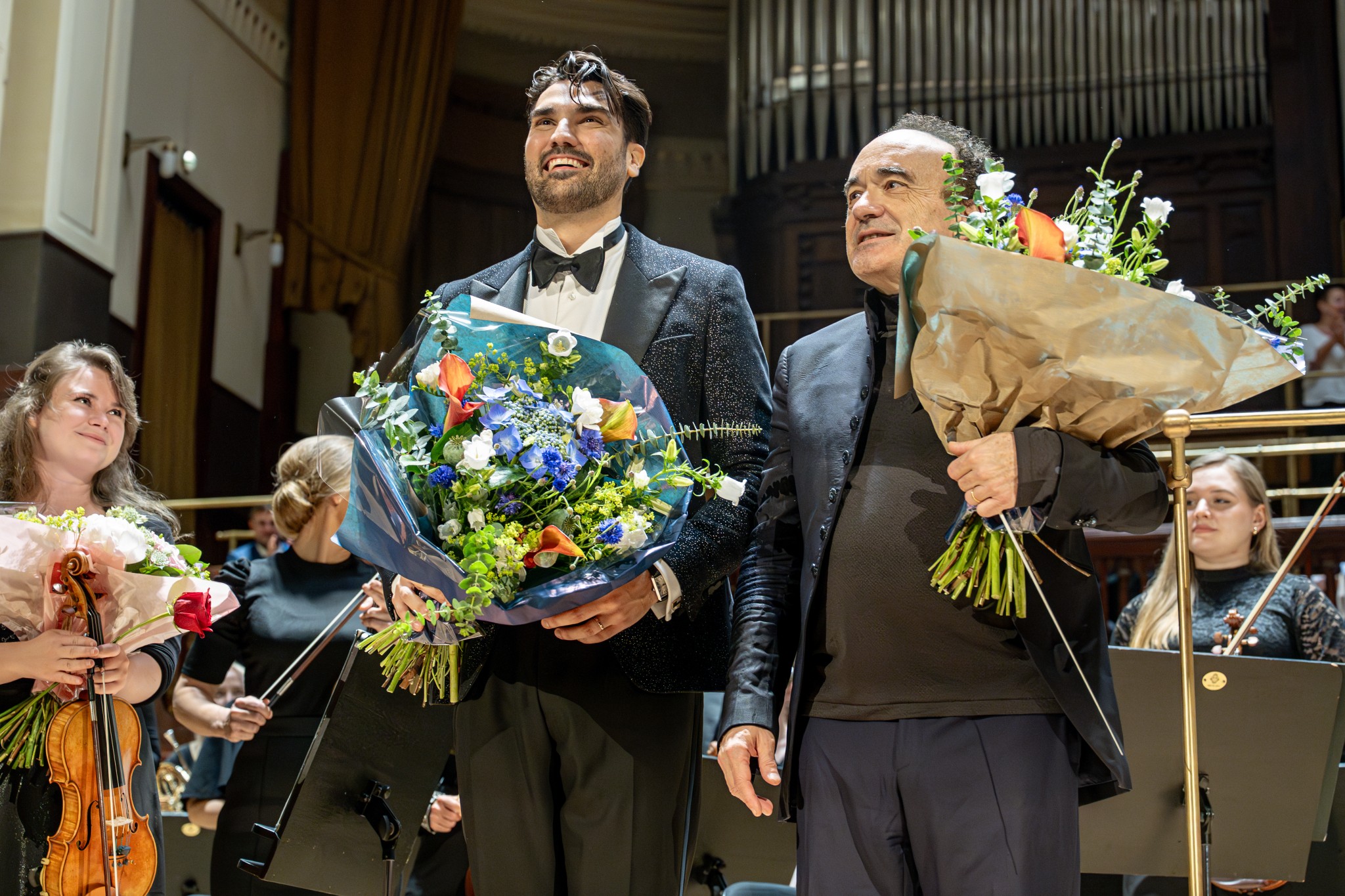 Jonathan Tetelman, 9. června 2025, Smetanova síň, Obecní dům, Praha – Jonathan Tetelman a Frédéric Chaslin (foto Petr Dyrc)