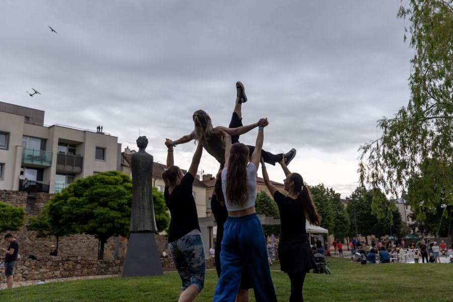 Workshopy se Stéphanie N'Duhirahe (foto Alena Češková, KoresponDance 2025, Jihlava)