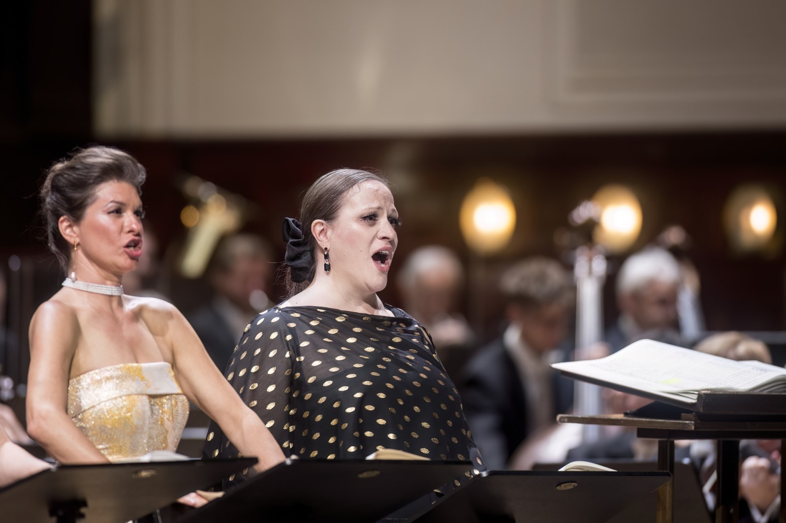 Symfonie tisíců & Závěrečný koncert
2. června & 3. června
Obecní dům, Smetanova síň, Praha – Jennifer Johnston a Stefanie Irányi (zdroj Pražské Jaro, foto Vojtěch Brtnický)