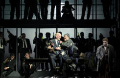 Aribert Reimann: Lear, Státní opera Praha – Tómas Tómasson (Lear), Josef Moravec (Hrabě z Kentu), Dagmar Pecková (Blázen) (foto Petr Neubert)