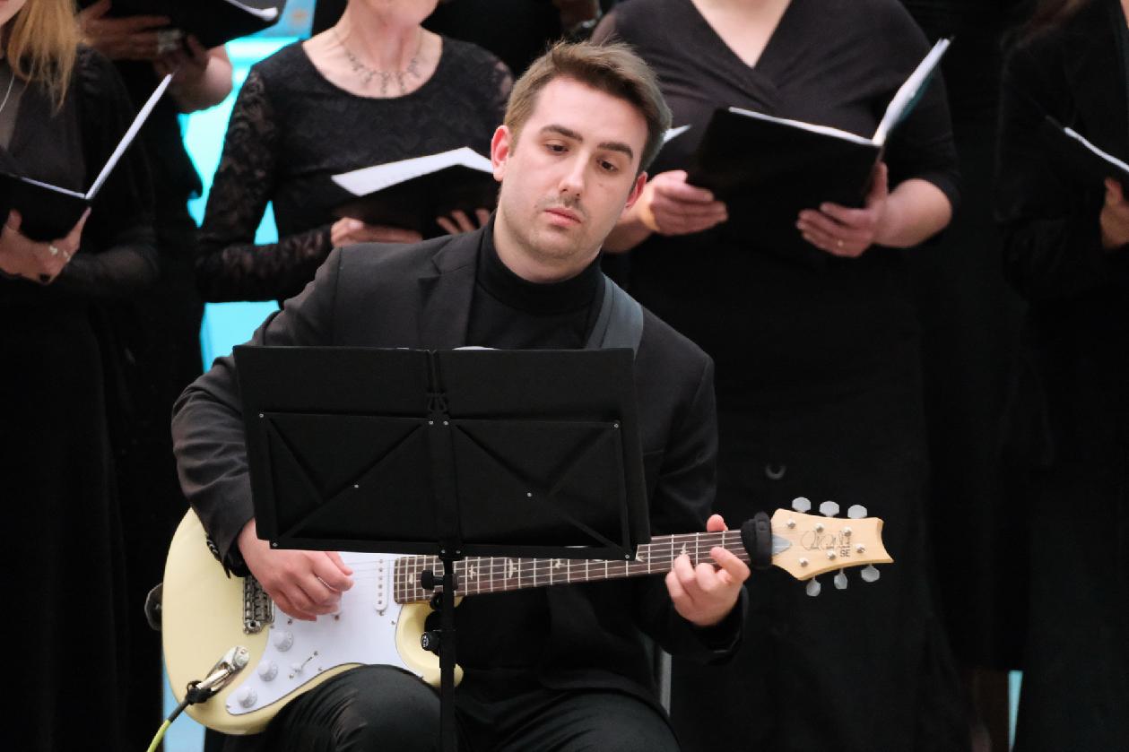 CHOIR+: Kühnův smíšený sbor v Gabriel Loci, 26. května 2025, Gabriel Loci – Kristián Kalig (foto Ondřej Melecký)