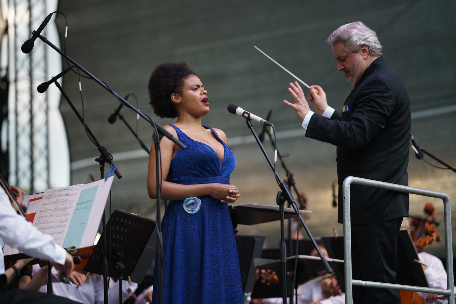 Mezinárodní hudební festival Leoše Janáčka: Axelle Saint-Cirel, Daniel Raiskin, 29. června 2025, Amfiteátr Hukvaldy (zdroj Janáčkova filharmonie Ostrava, foto Dalibor Válek)