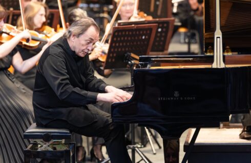 Smetanova Litomyšl: Česká filharmonie & Pierre–Laurent Aimard, 2. července 2025, Nádvoří zámku Litomyšl (zdroj Smetanova Litomyšl)