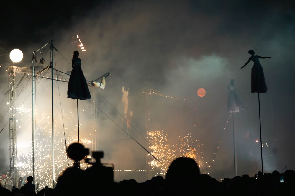Tanec a nový cirkus na Glastonbury (Foto Nina Bumbálková)